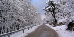Σάκης Αρναούτογλου: Έρχονται πυκνά χιόνια σε 10 περιοχές – Μέχρι 50 εκατοστά χιόνι