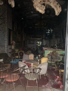 Ζημιές από φωτιά σε κεντρικό μπαρ του Αγρινίου.(φωτό)