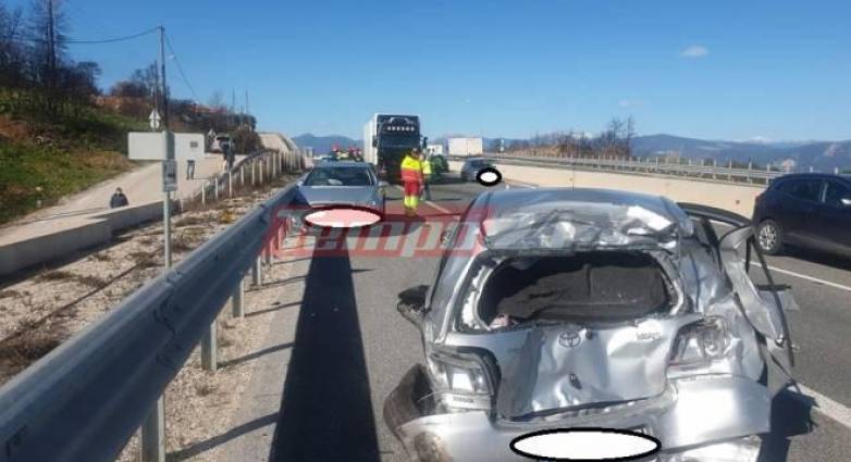 Απίστευτη τραγωδία στην Εθνική Οδό Αθηνών – Πατρών: Φορτηγό παρέσυρε και σκότωσε 22χρονη