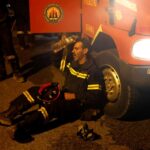 Ο εξουθενωμένος πυροσβέστης και οι αφανείς ήρωες