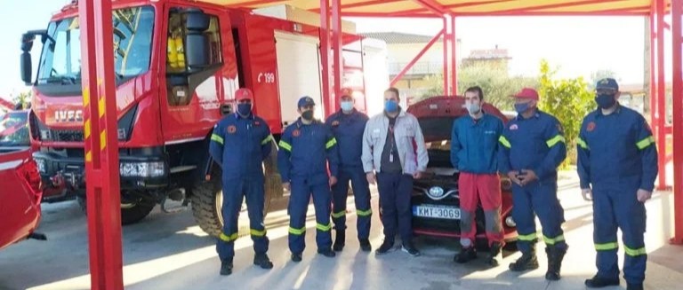 Οι πυροσβέστες εκπαιδεύτηκαν για απεγκλωβισμούς από υβριδικά Ι.Χ.