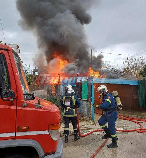 Πάτρα - Πυρκαγιά σε παράπηγμα στην Ακτή Δυμαίων