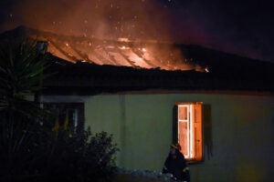 Πυρκαγιά σε κτίριο κατοικίας στις Αχαρνές Αττικής