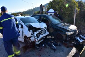 Αργολίδα: Σφοδρή σύγκρουση αυτοκινήτων στη Νέα Τίρυνθα με τραυματία (Φωτό - Βίντεο)