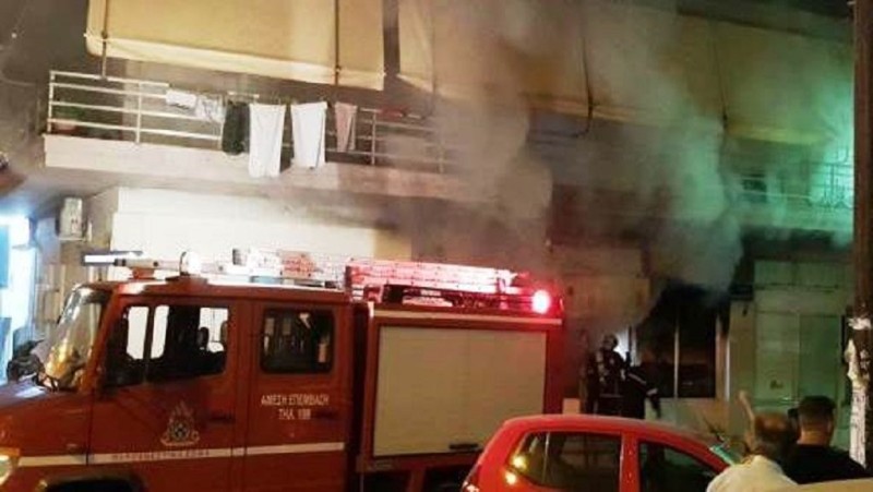 Πυρκαγιά σε ισόγειο χώρο πολυκατοικίας στη Θεσσαλονίκη