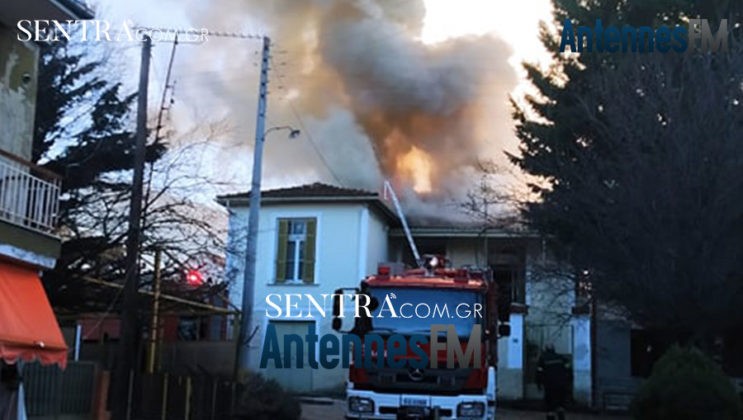 Φωτιά σε σπίτι στο Βογατσικό Καστοριάς – Πληροφορίες για τραυματισμό πυροσβέστη