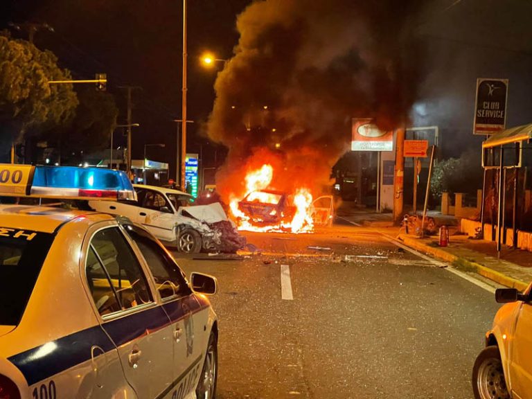 Πυρκαγιά σε ΙΧΕ όχημα συνεπεία τροχαίου ατυχήματος στο Πικέρμι Αττικής