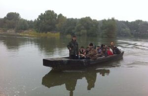 Έβρος: Διάσωση 28 ατόμων μεταξύ των οποίων και 5 παιδιών από νησίδα του ποταμού