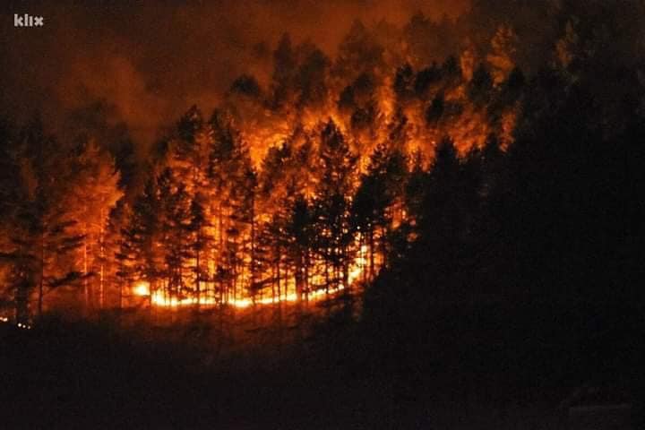 Τεράστιες πυρκαγιές σε περιοχές της κεντρικής Βοσνίας - Ερζεγοβίνης