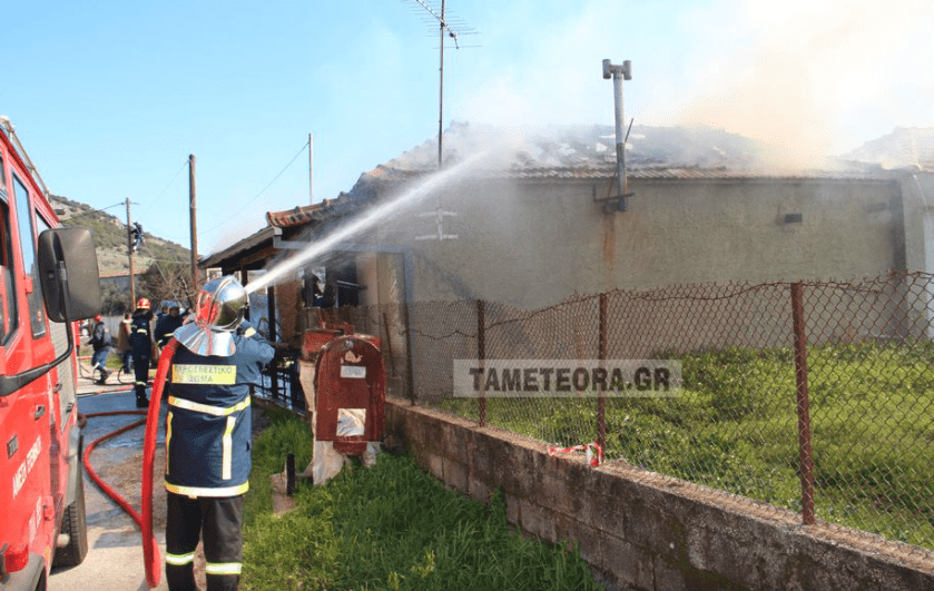 Πυρκαγιά σε μονοκατοικία στη Θεόπετρα Καλαμπάκας (Φωτό)