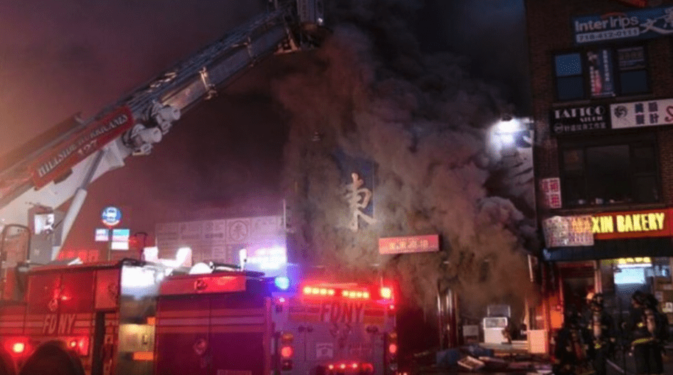 ΗΠΑ: Μεγάλη πυρκαγιά σε εμπορικό κέντρο της Νέας Υόρκης
