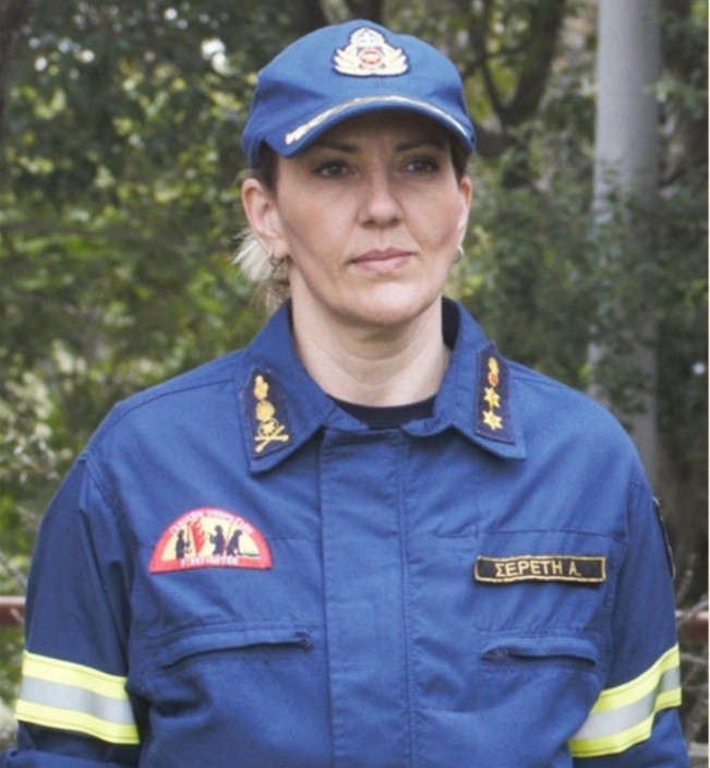 Γυναίκες Πυροσβέστες - Αρχοντία Σερέτη αρχιπύραρχος στο Πυροσβεστικό Σώμα