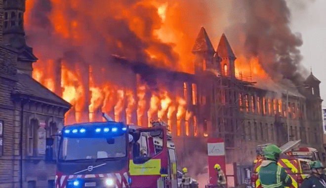 Βρετανία: Πυρκαγιά σε κτήριο του 19ου αιώνα που γυρίστηκαν Peaky Blinders και Downton Abbey