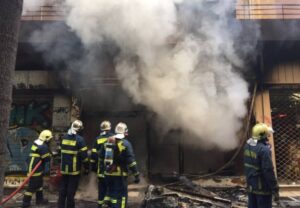 Πυρκαγιά σε εξελιξη σε κατάστημα στο Χαλάνδρι Αττικής