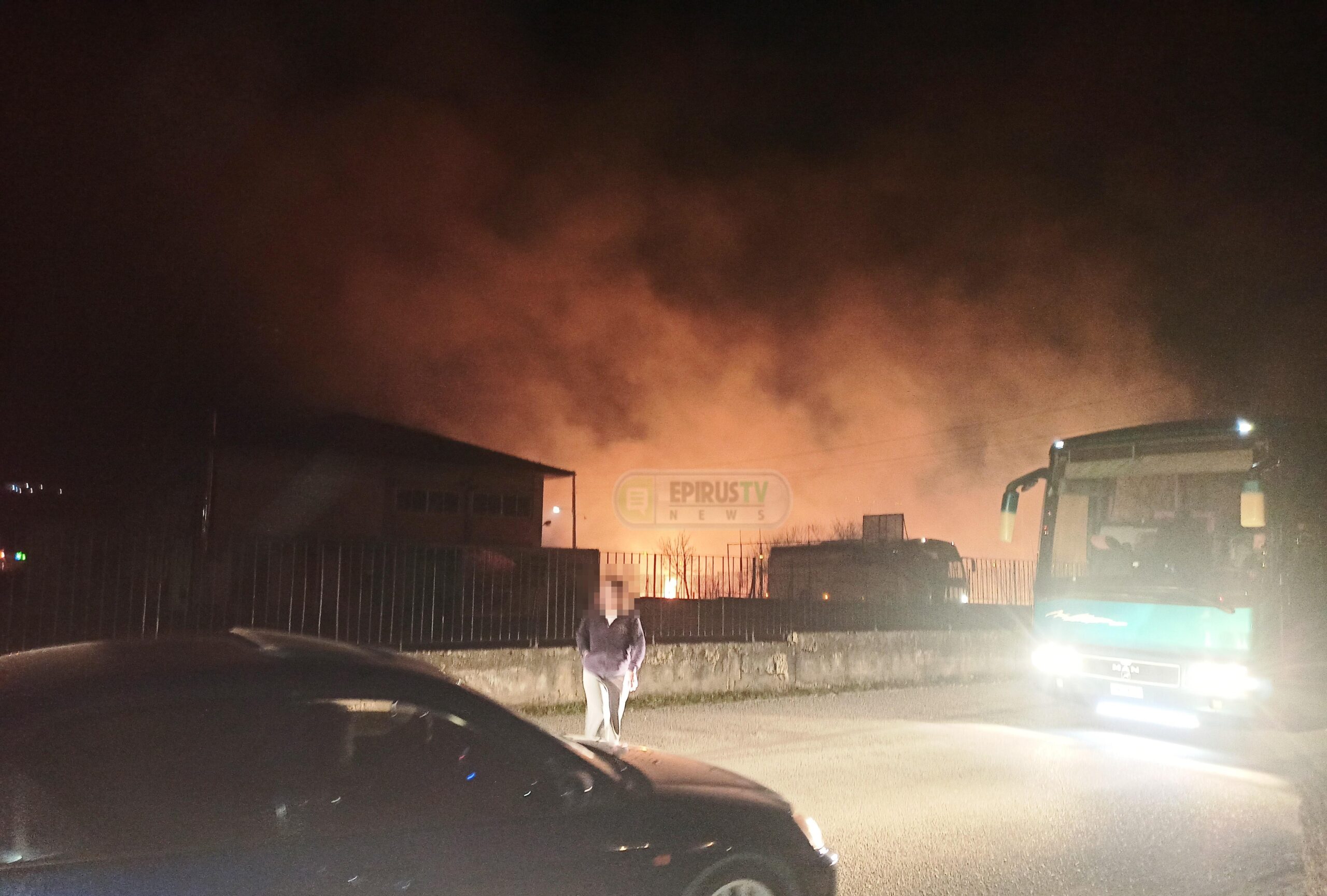 Ιωάννινα: Πυρκαγιά σε απόσταση αναπνοής από τα σπίτια