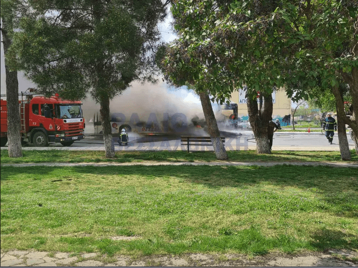 Πυρκαγιά σε λεωφορείο στον Άγιο Αθανάσιο Θεσσαλονίκης (Φωτό)