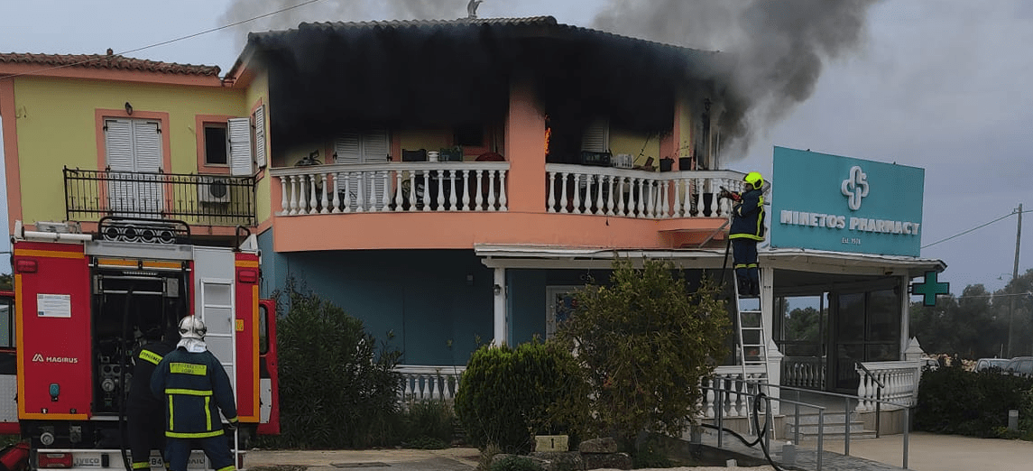 Πυρκαγιά σε κατοικία στη Σιναπιά Κεφαλονιάς (Φωτό)