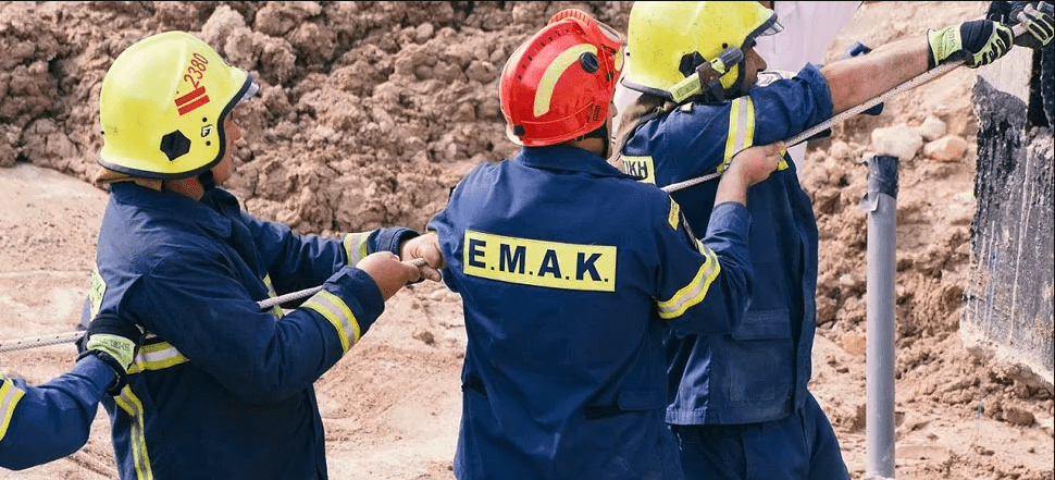 Κρήτη: Συναγερμός για γυναίκα που έπεσε σε γκρεμό - Μεγάλη κινητοποίηση από την πυροσβεστική