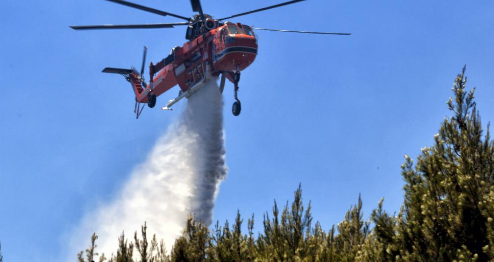 Τρία πυροσβεστικά ελικόπτερα φέτος στην Κρήτη και τα Χανιά