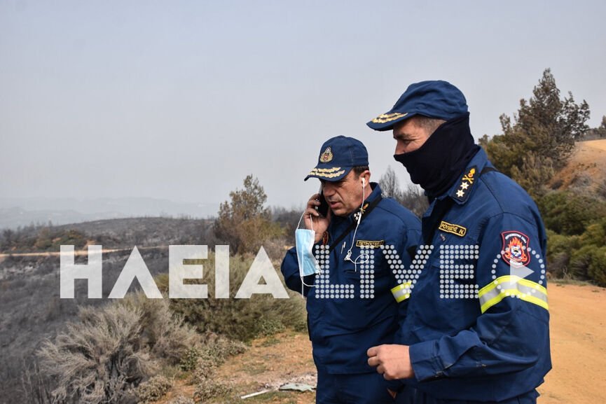 Ηλεία-Στο μέτωπο της πυρκαγιάς ο Υπαρχηγός του ΠΣ Γ. Πετρούτσος και ο Αντιπεριφερειάρχης Ηλείας Β. Γιαννόπουλος