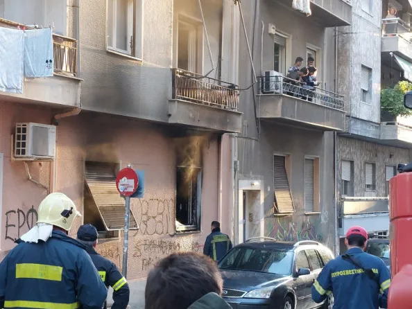 Μεγάλη πυρκαγιά σε διαμέρισμα στην Αθήνα.