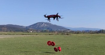 Μάικ Σπυριδάκος: Ο εφοπλιστής από το Κερατσίνι που εξοπλίζει με drones την Πυροσβεστική (Φωτό)