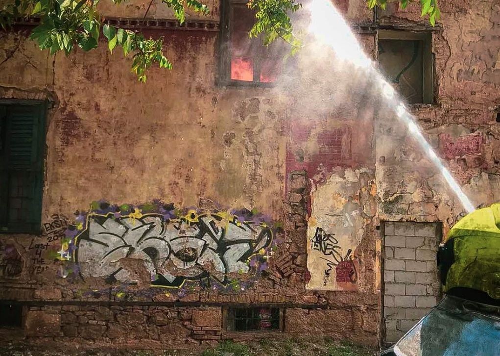 Πυρκαγιά σε μονοκατοικία στον οικισμό Φηρά στην Σαντορίνη