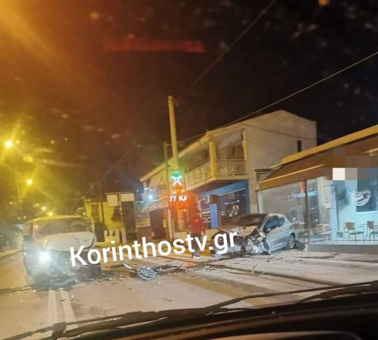Σφοδρή σύγκρουση οχημάτων με 2 τραυματίες στο Βέλο Κορινθίας