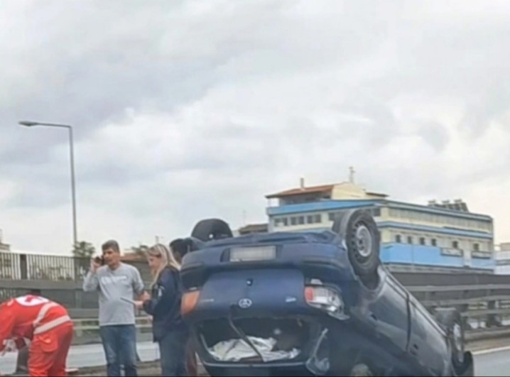 Σοκαριστικό τροχαίο στη λεωφόρο Κηφισού: Αναποδογύρισε όχημα