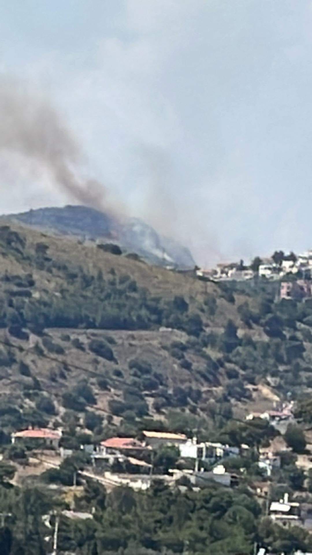 Μεγάλη πυρκαγιά ΤΩΡΑ στην Πλάκα Κερατέας (Φωτό)