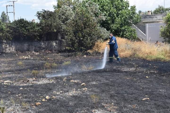 Φωτογραφικό υλικό από την πυρκαγιά στην Σαλαμίνα