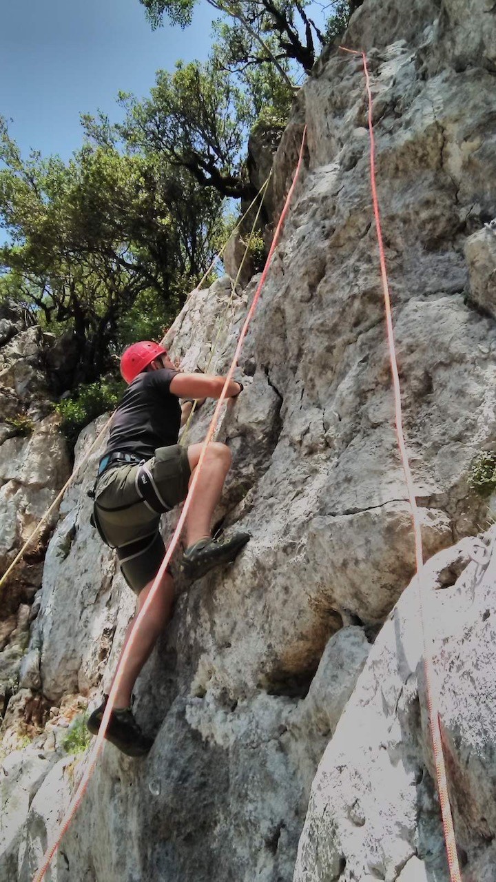 Εκπαίδευση της 7ης ΕΜΑΚ σε ορμητικά νερά και απότομες πλαγιές της Ευρυτανίας.(φωτό-βίντεο)