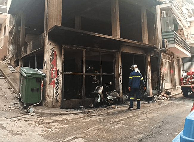 Πυρκαγιά σε οικοδομή στο κέντρο της πόλης Καβάλας