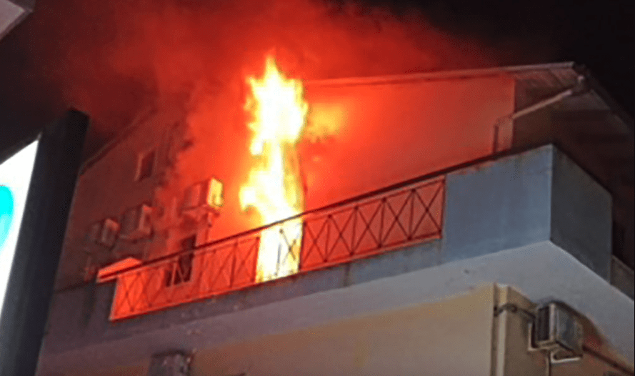Πυρκαγιά σε διαμέρισμα επί της οδού Μιχαήλ Πετρίδη στην Ρόδο (Φωτό)