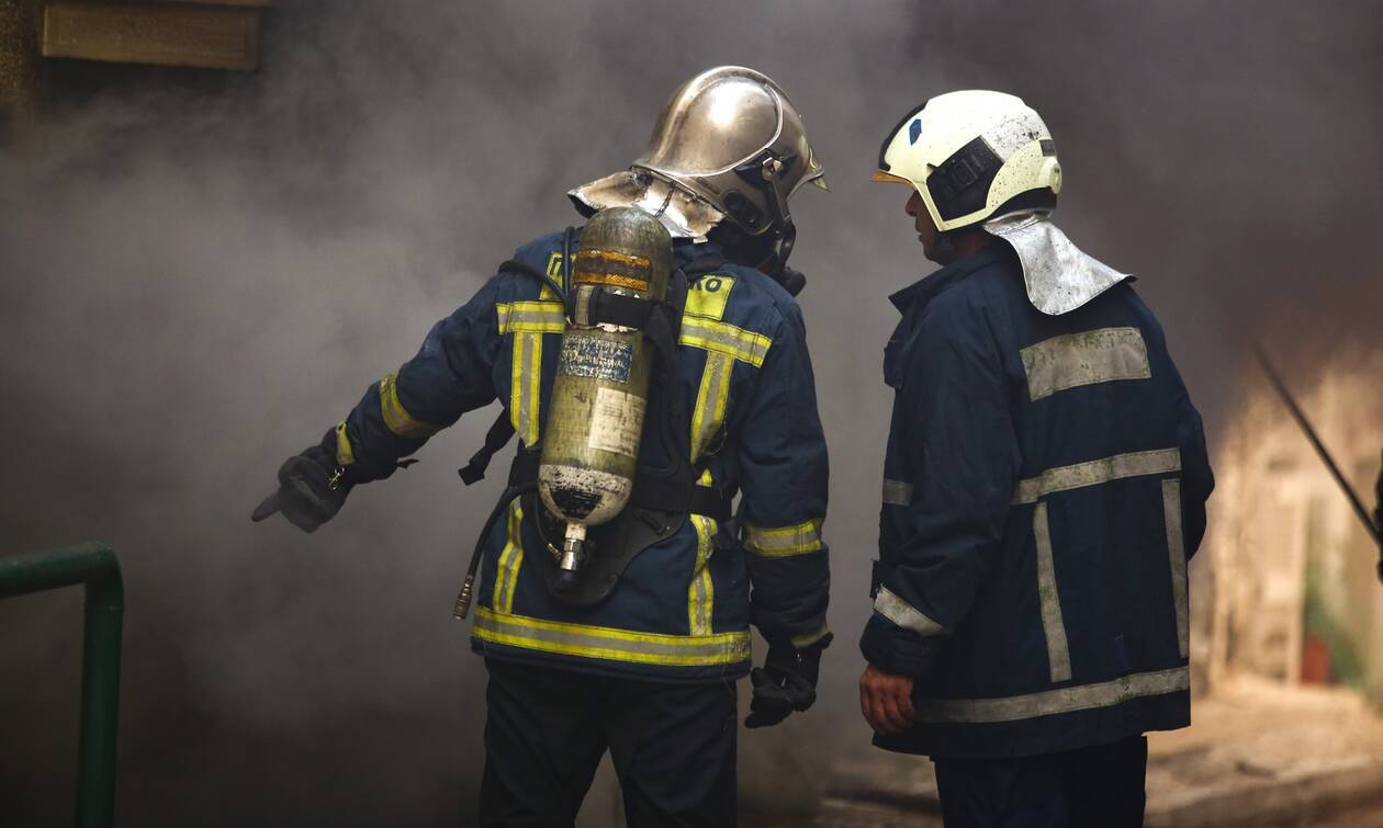 Φωτιά στο Νέο Ψυχικό: Εντοπίστηκε γυναίκα χωρίς τις αισθήσεις της