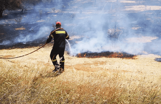 Πυρκαγιά σε γεωργική έκταση στα Ζηρέλια Αλμυρού