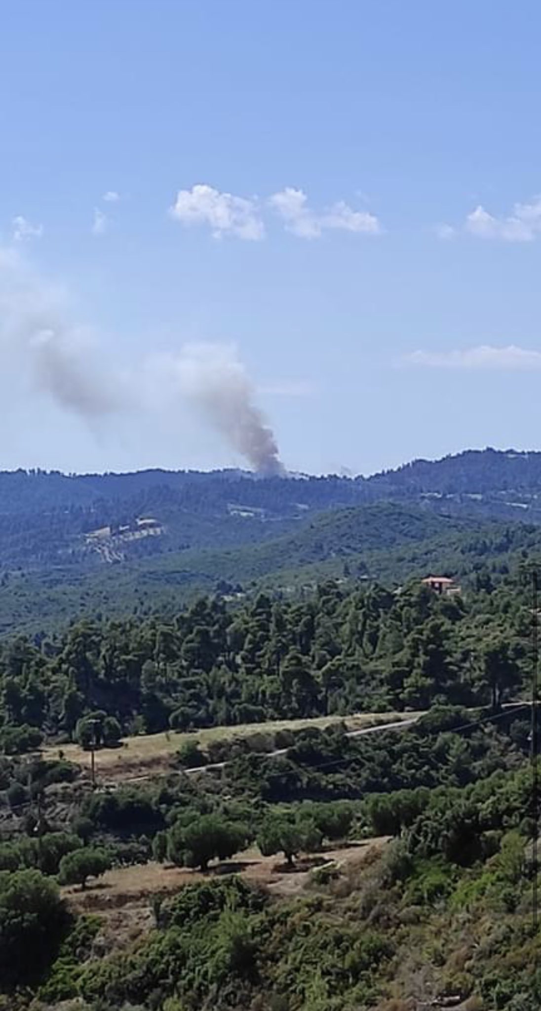 Μεγάλη πυρκαγιά ΤΩΡΑ στην Κασσάνδρα Χαλκιδικής (Φωτό)