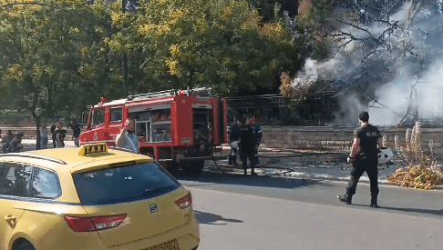 Μικρής έκτασης πυρκαγιά στο Πεδίο του Άρεως (Φωτό)