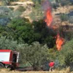 Πυρκαγιά στην Κορινθία: Συγκλονιστικές εικόνες μέσα από όχημα της πυροσβεστικής