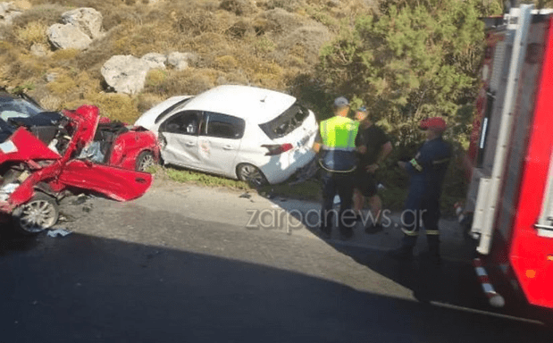 Τροχαίο στο Ρέθυμνο με ένα νεκρό και τέσσερις τραυματίες – Εικόνες από τα διαλυμένα αυτοκίνητα