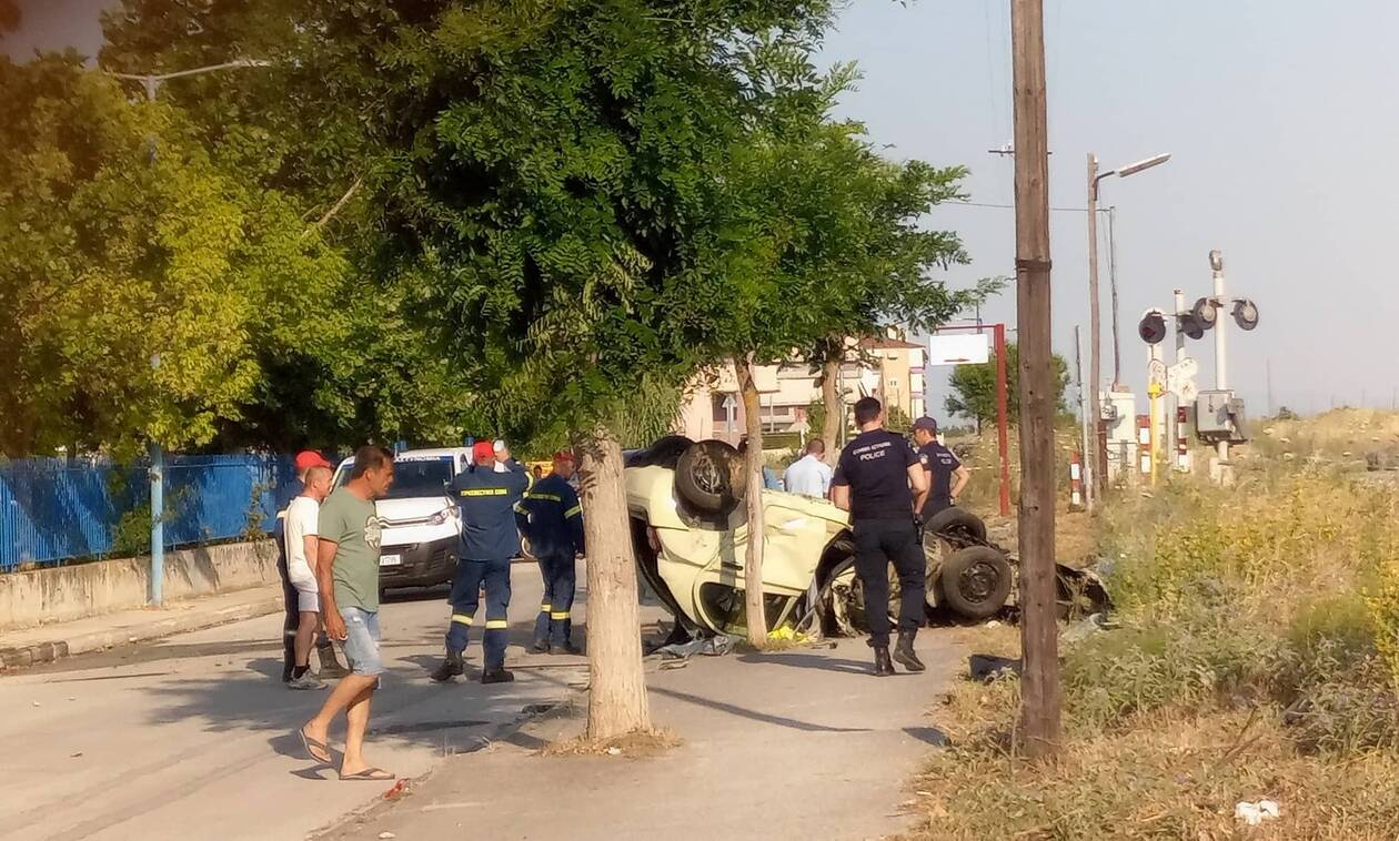 Τραγωδία στη Λάρισα: Τρένο παρέσυρε αυτοκίνητο – Νεκρός ένας 34χρονος (Φωτό)