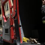 Ανατράπηκε πυροσβεστικό όχημα σε πυρκαγιά στην Πάτρα – τραυματίστηκαν δύο πυροσβέστες