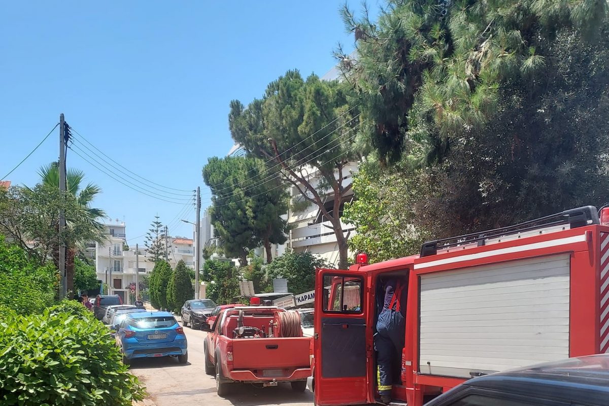 Πυρκαγιά σε διαμέρισμα στην οδό Τομπάζη στη Βούλα