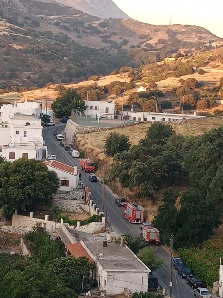 Πυρκαγιά σε εξέλιξη σε χορτολιβαδική έκταση στην Νάξο