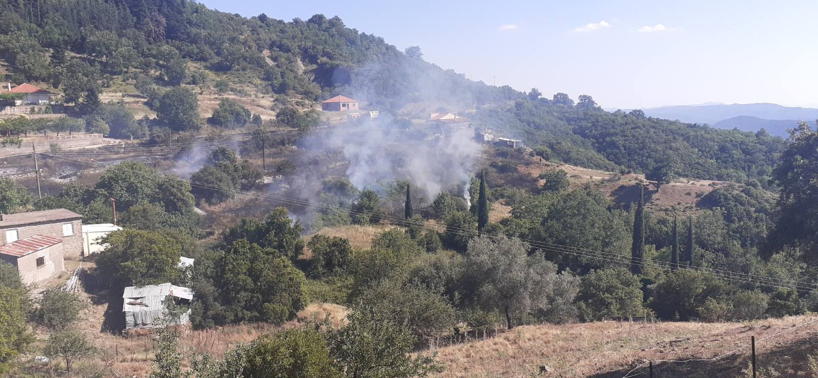 Πυρκαγιά σε χορτολιβαδική έκταση στα Παρακαμπύλια Αγρινίου