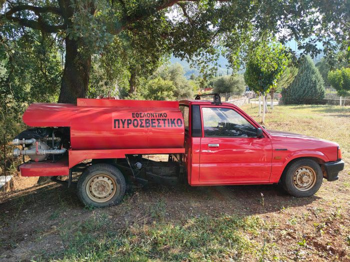 Βυτιοφόρο καυσίμων μετατράπηκε σε πυροσβεστικό όχημα στην Αρκαδία