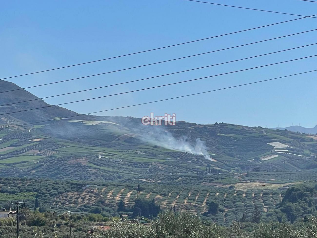Πυρκαγιά στους πρόποδες του Γιούχτα στο Ηράκλειο Κρήτης