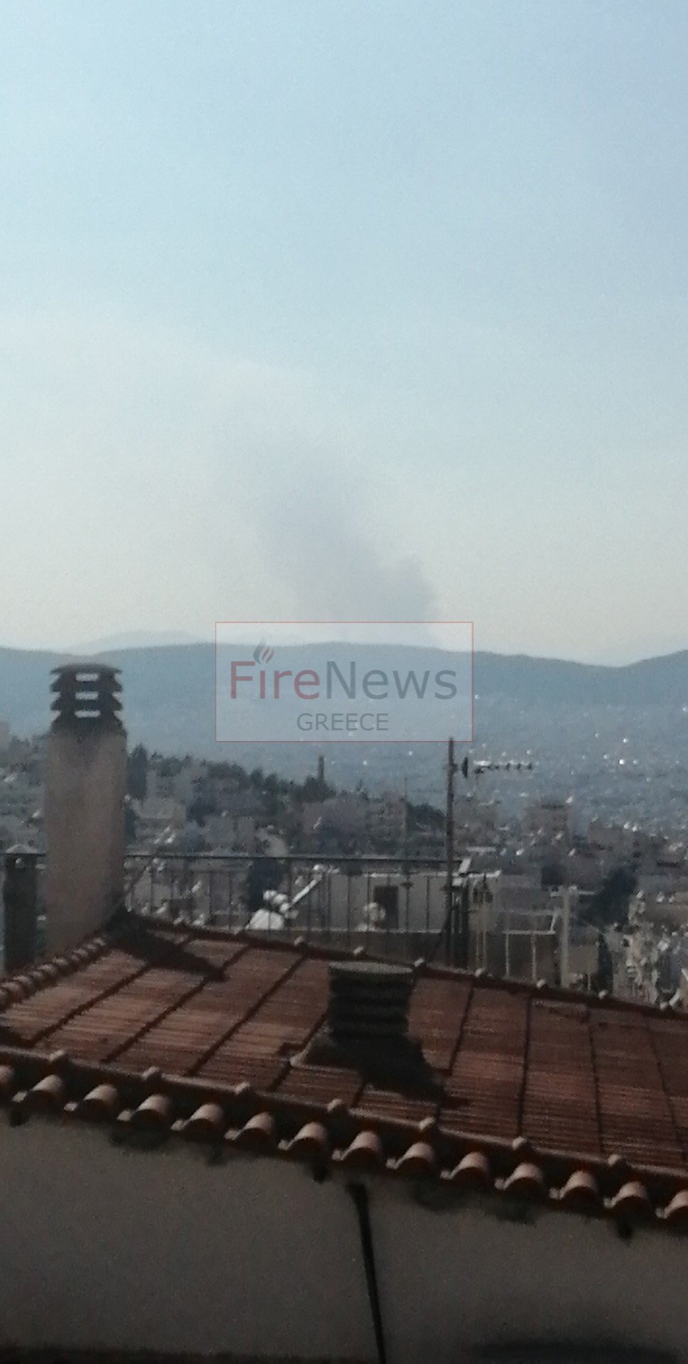 Πυρκαγιά σε εξέλιξη σε αγροτοδασική έκταση στην Μάνδρα Αττικής