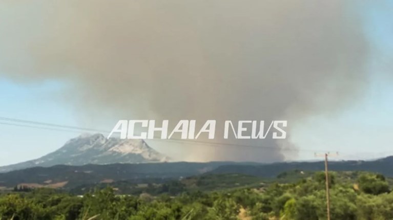 Πυρκαγιά στην Αχαΐα: Εκκενώνεται προληπτικά το χωριό Βάλμη - Η φωτιά κινείται προς την Ηλεία