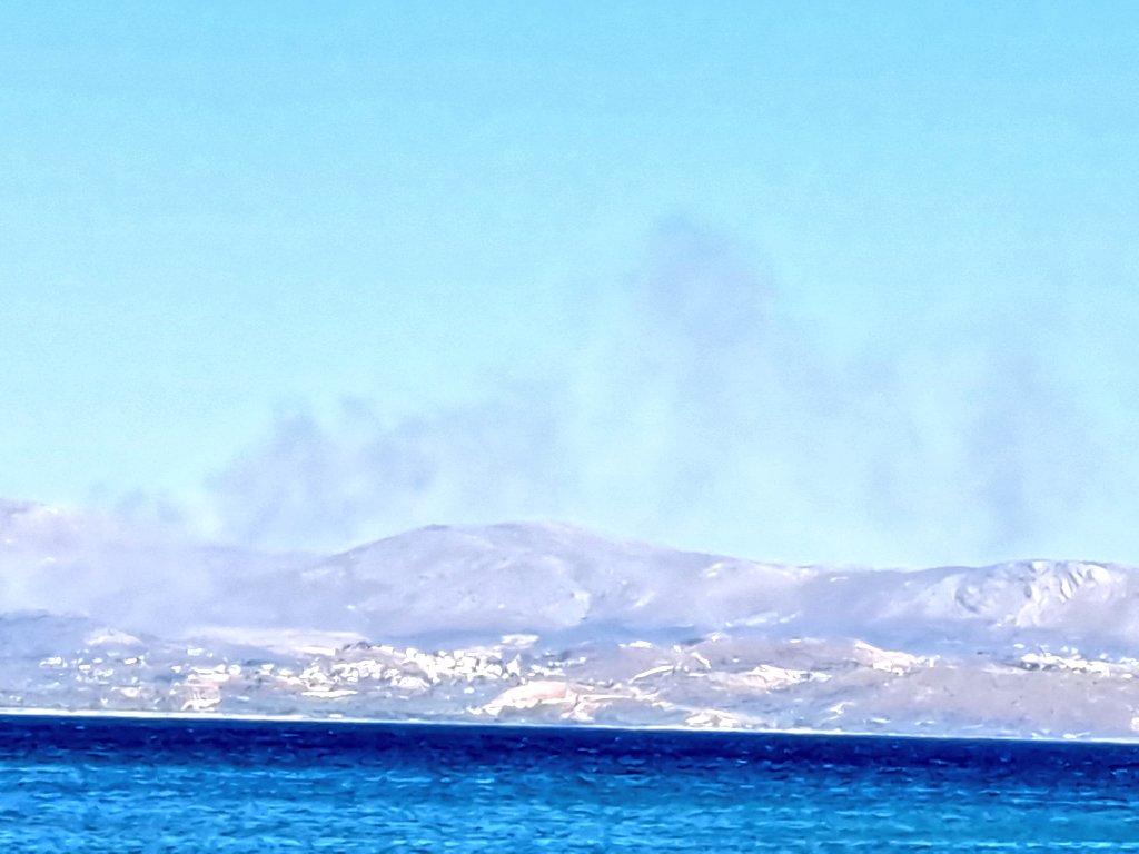 Σε εξέλιξη μεγάλη πυρκαγιά σε χορτολιβαδική έκταση στο Ηράκλειο Κρήτης